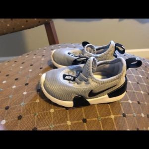Toddler Nike Size 5, worn twice! Great condition!